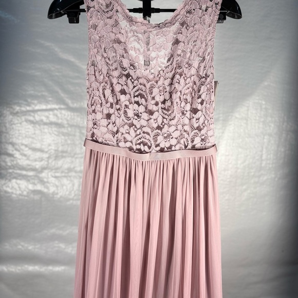 Elegant Lace Bodice Prom Dress in Blush Pink - Picture 2 of 8
